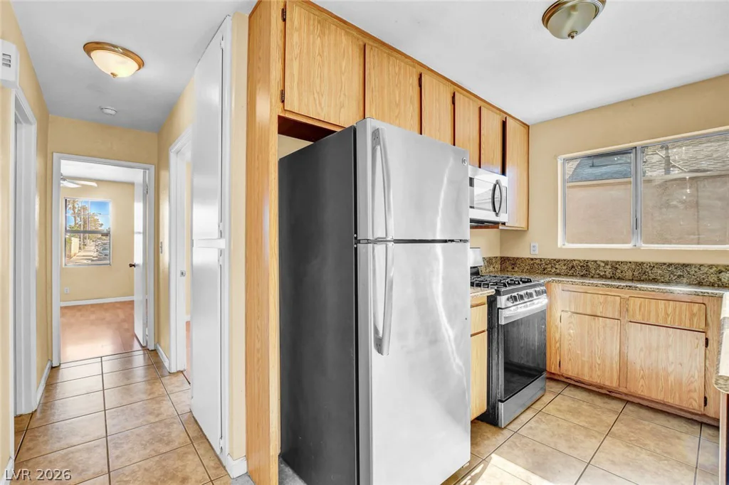 6872 Arroyo, Las Vegas, NV 89103