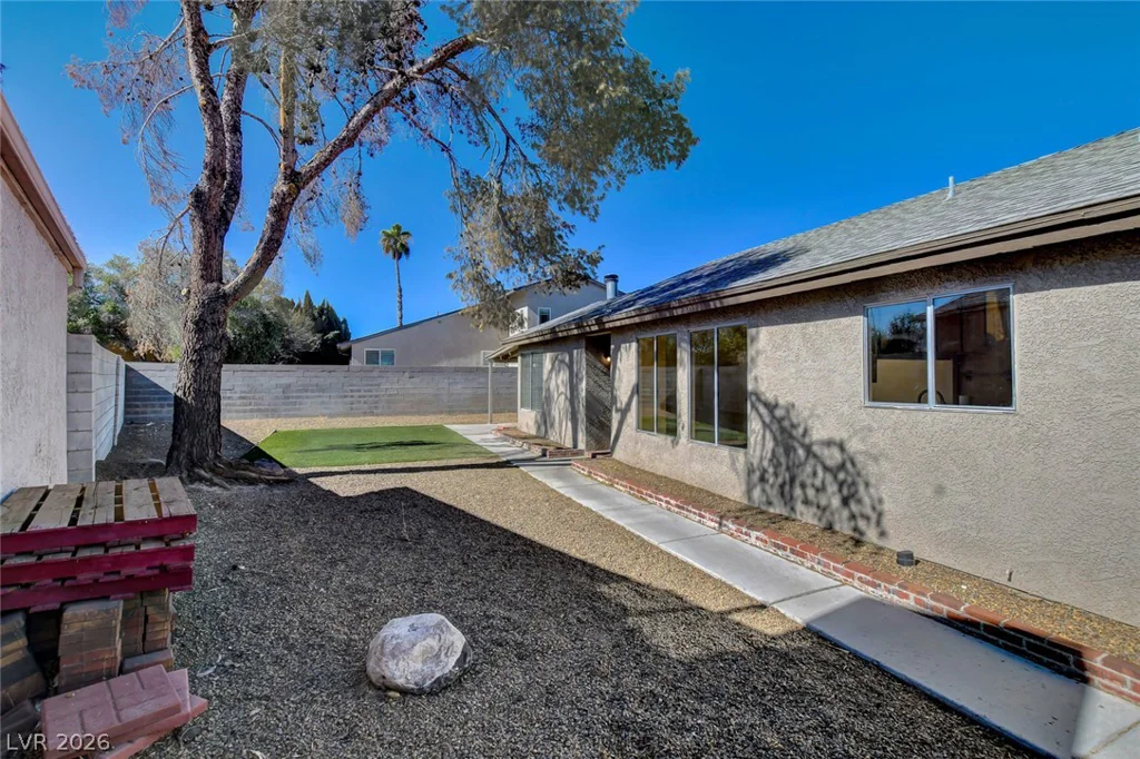 6872 Arroyo, Las Vegas, NV 89103