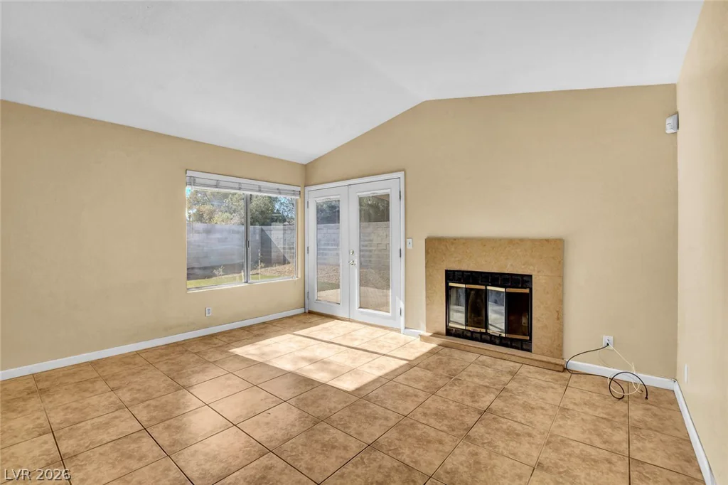 6872 Arroyo, Las Vegas, NV 89103