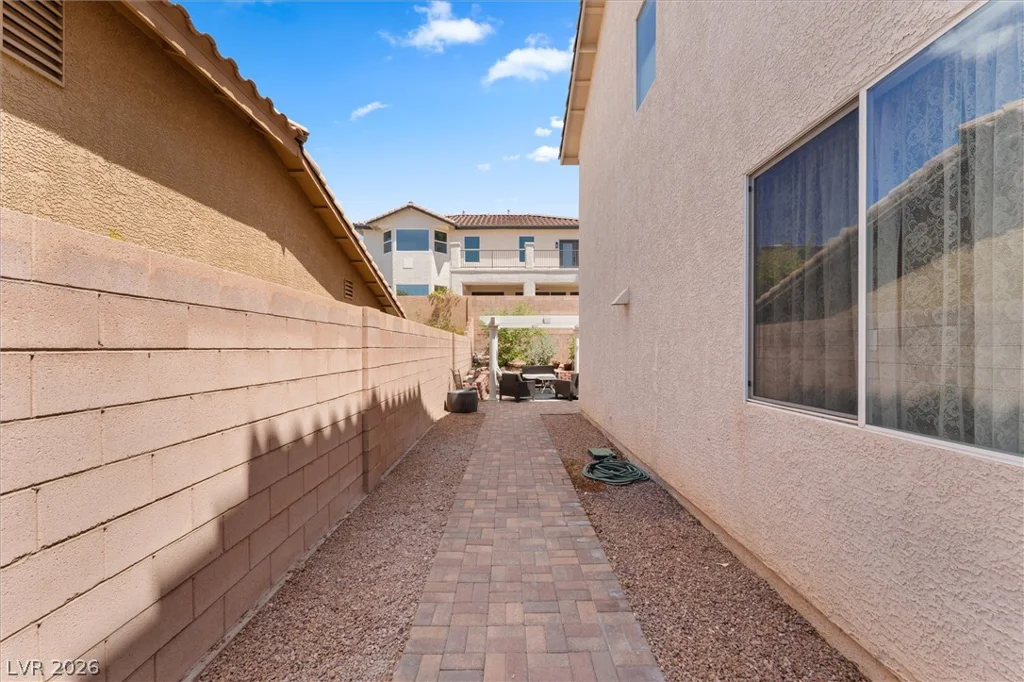 394 Glocker, Henderson, NV 89012