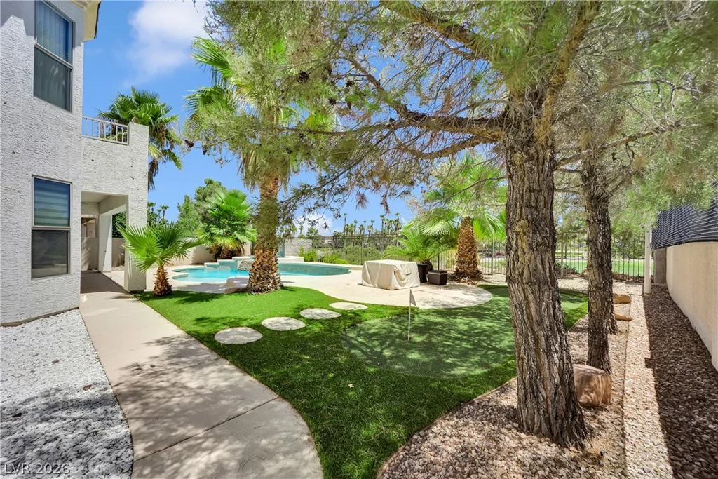 49 Chateau Whistler, Las Vegas, NV 89148