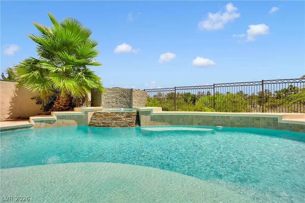 49 Chateau Whistler, Las Vegas, NV 89148