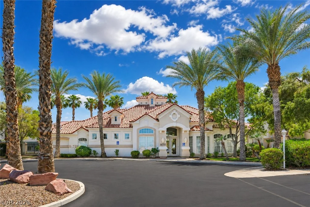 8555 Russell, Las Vegas, NV 89113