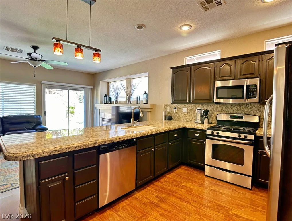 809 Royal Plum, Las Vegas, NV 89144