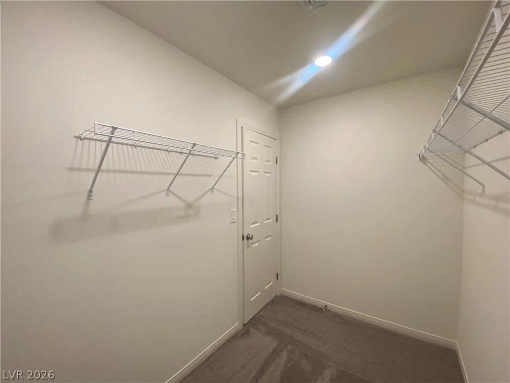 5833 Holbeche, Las Vegas, NV 89113