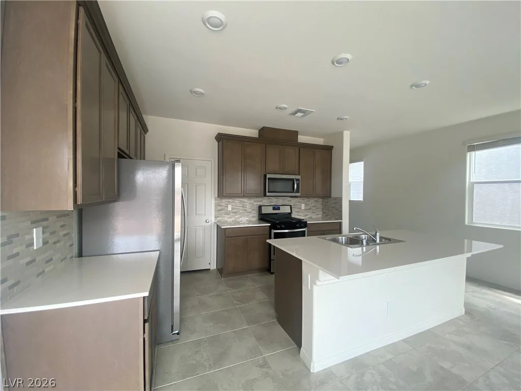 5833 Holbeche, Las Vegas, NV 89113