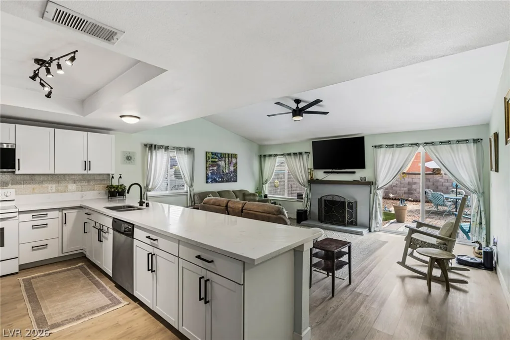 4476 Sunny Dunes, Las Vegas, NV 89121
