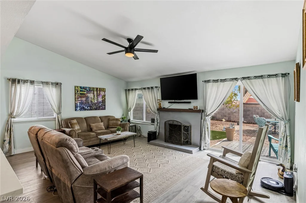 4476 Sunny Dunes, Las Vegas, NV 89121