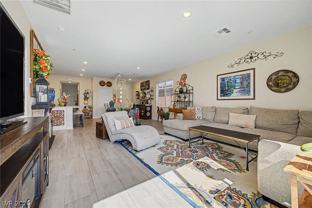 290 Fossil Falls, Henderson, NV 89015
