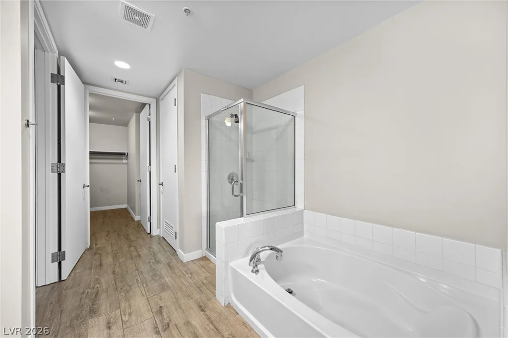 353 Bonneville, Las Vegas, NV 89101