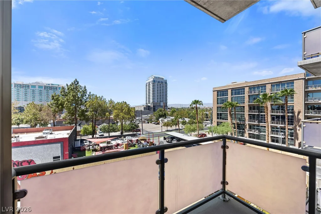 353 Bonneville, Las Vegas, NV 89101