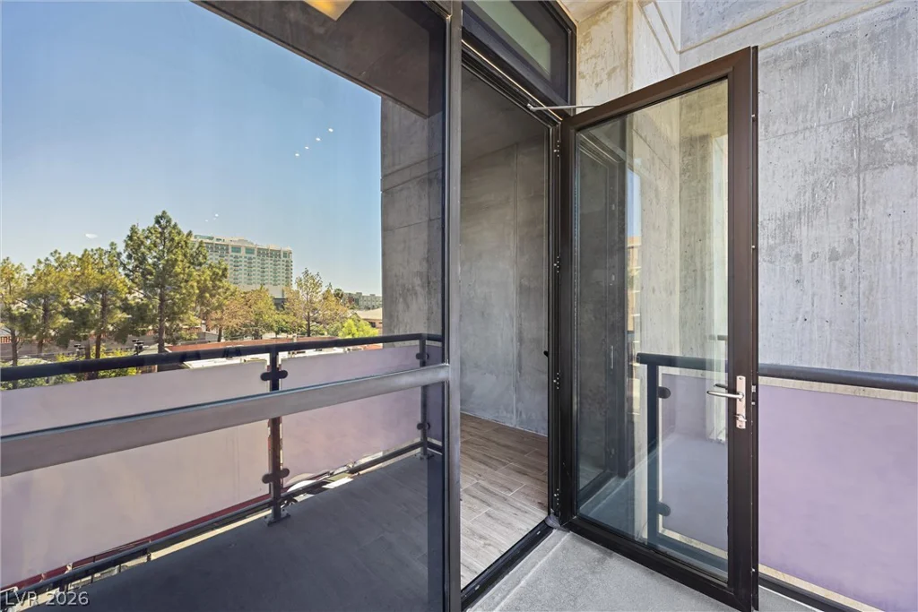 353 Bonneville, Las Vegas, NV 89101