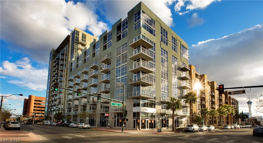 353 Bonneville, Las Vegas, NV 89101
