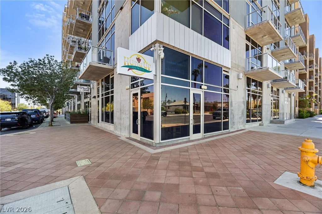 353 Bonneville, Las Vegas, NV 89101