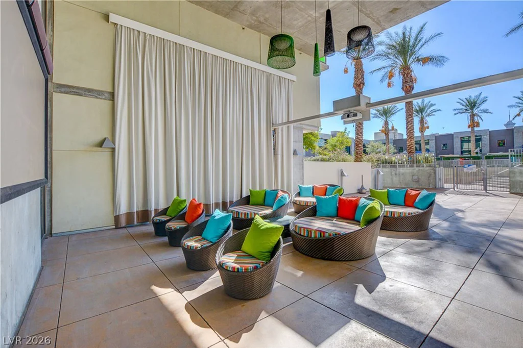 353 Bonneville, Las Vegas, NV 89101