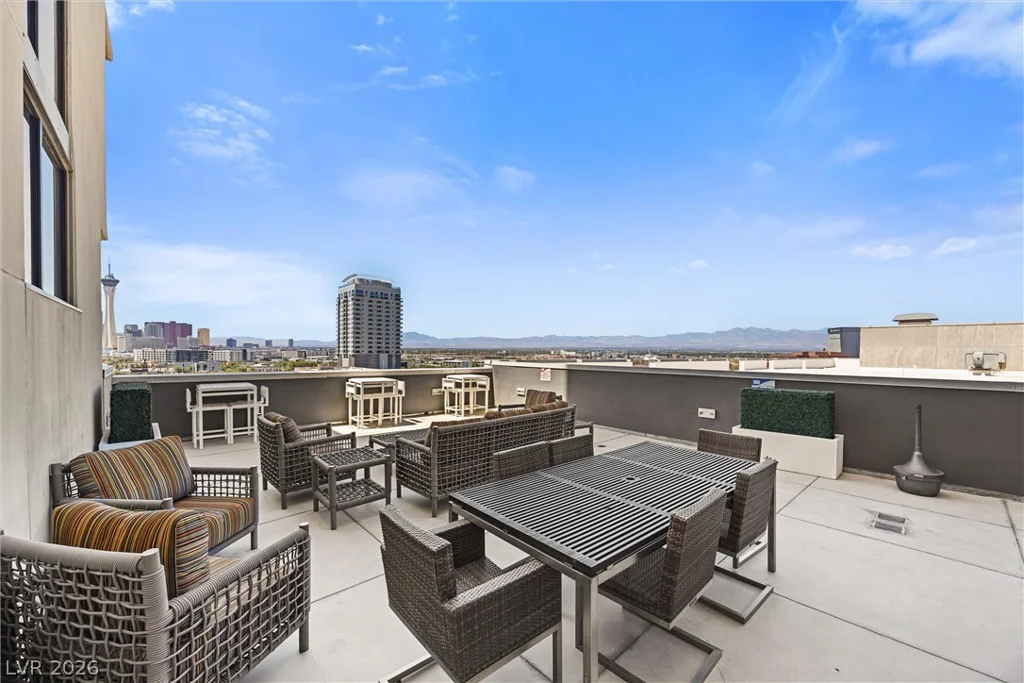 353 Bonneville, Las Vegas, NV 89101