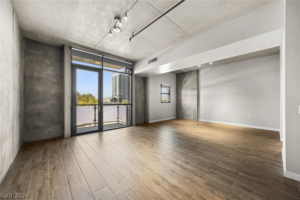 353 Bonneville, Las Vegas, NV 89101