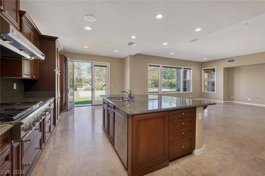 30 Benevolo, Henderson, NV 89011