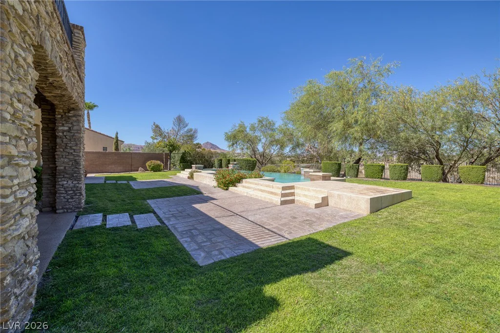 30 Benevolo, Henderson, NV 89011
