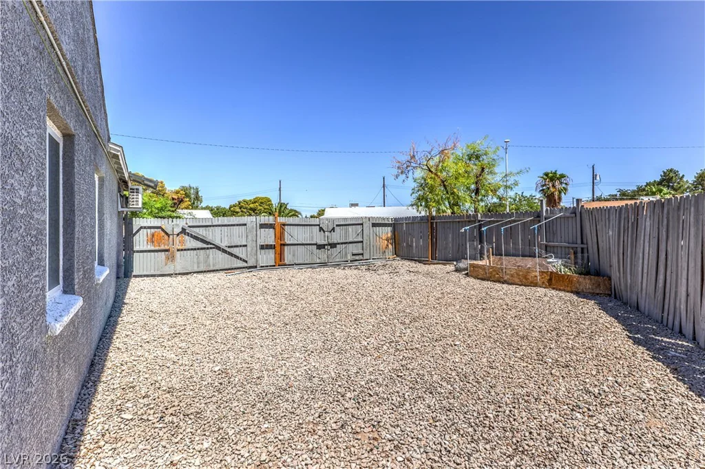 4401 Dover, Las Vegas, NV 89107