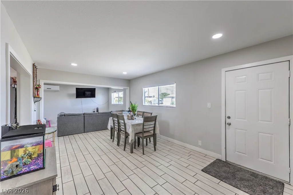 4401 Dover, Las Vegas, NV 89107