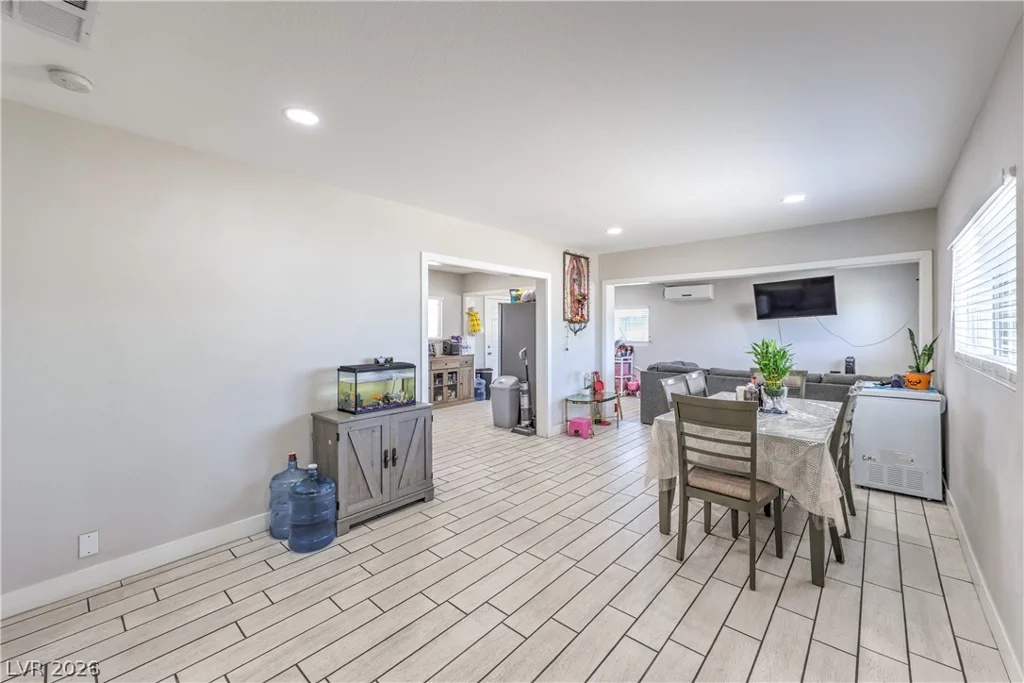 4401 Dover, Las Vegas, NV 89107