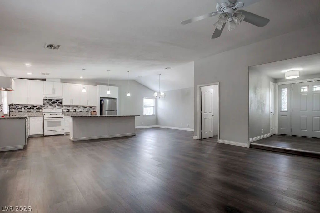 1800 Torrey Pines, Las Vegas, NV 89108