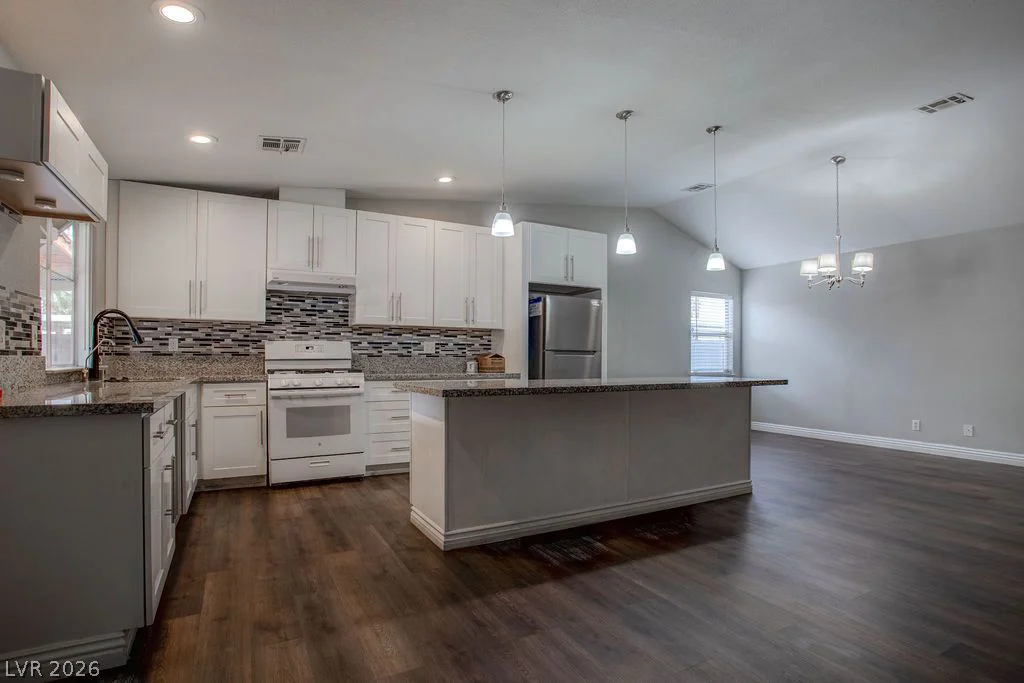 1800 Torrey Pines, Las Vegas, NV 89108