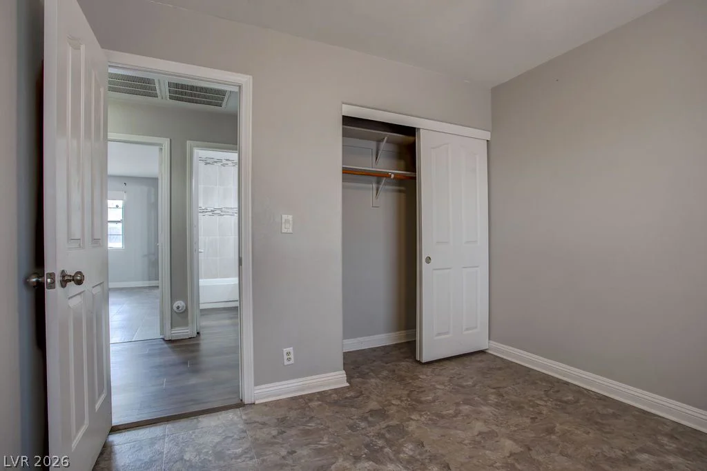 1800 Torrey Pines, Las Vegas, NV 89108
