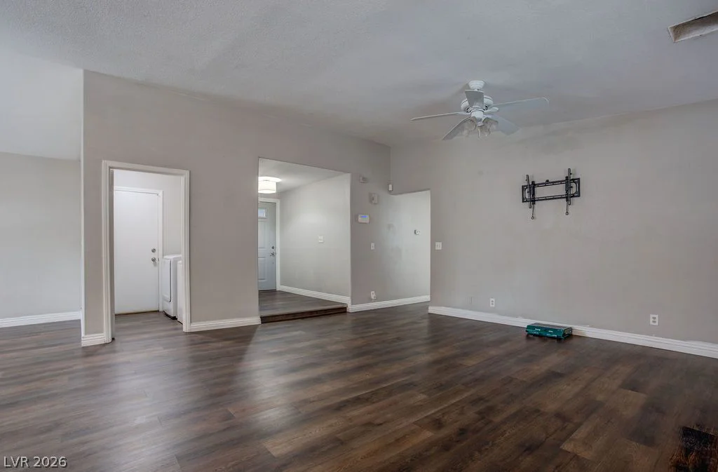 1800 Torrey Pines, Las Vegas, NV 89108