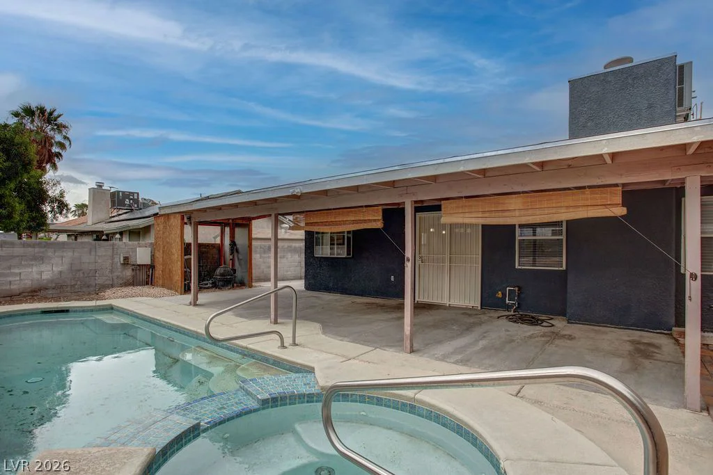 1800 Torrey Pines, Las Vegas, NV 89108