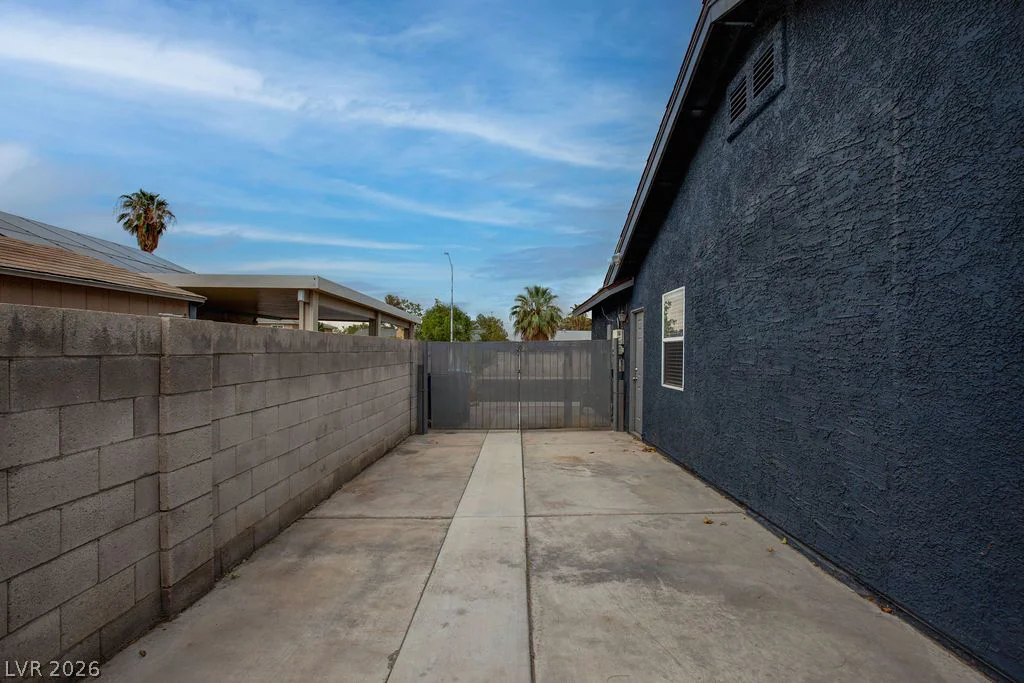 1800 Torrey Pines, Las Vegas, NV 89108