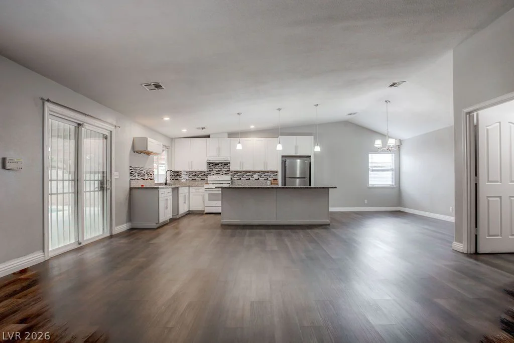 1800 Torrey Pines, Las Vegas, NV 89108