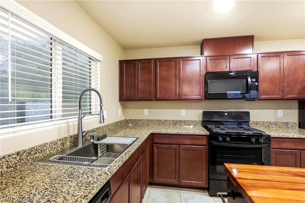 2421 Wild Onion, North Las Vegas, NV 89030