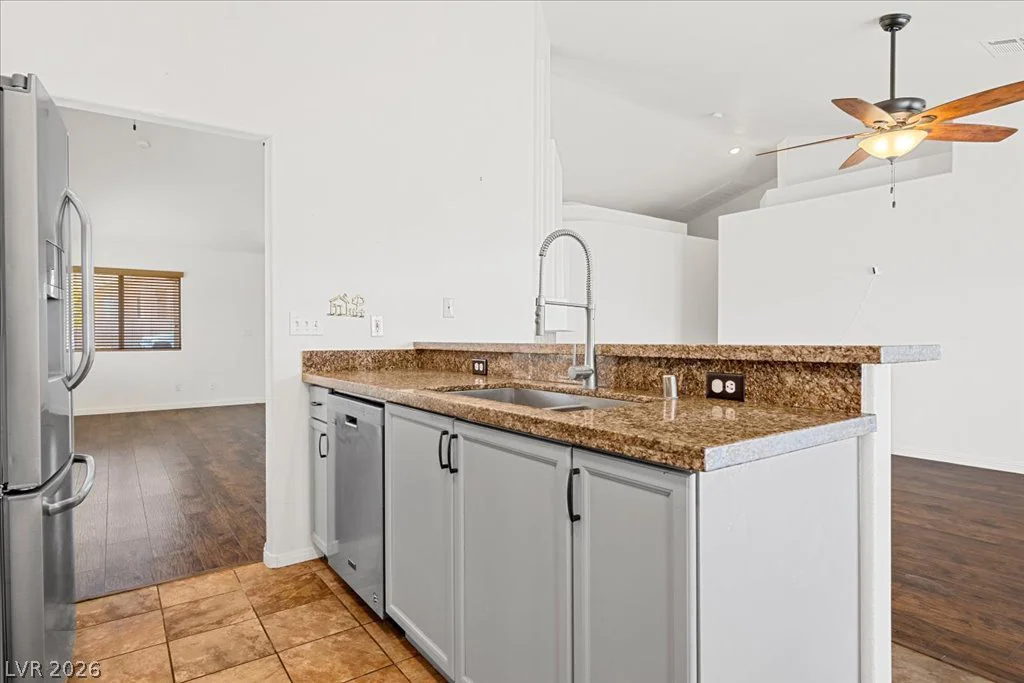 840 Holly Lake, Henderson, NV 89002