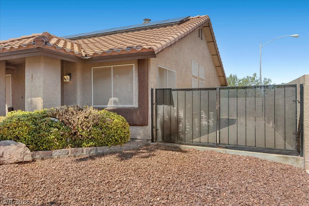 840 Holly Lake, Henderson, NV 89002