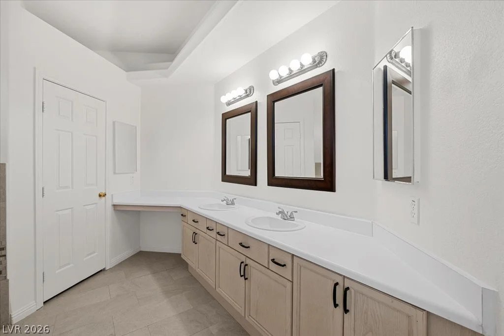 840 Holly Lake, Henderson, NV 89002