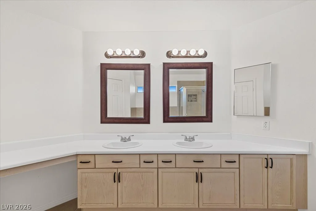 840 Holly Lake, Henderson, NV 89002