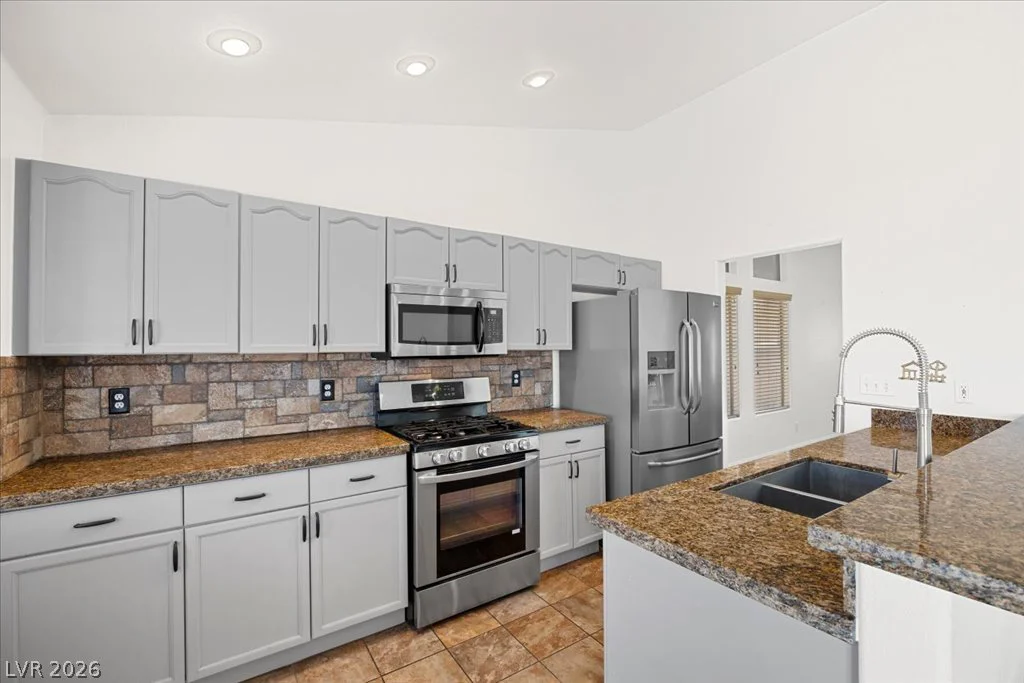 840 Holly Lake, Henderson, NV 89002