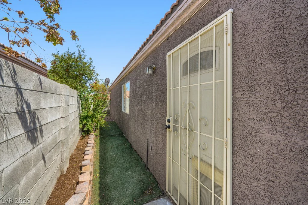 5271 Mineral Lake, Las Vegas, NV 89122