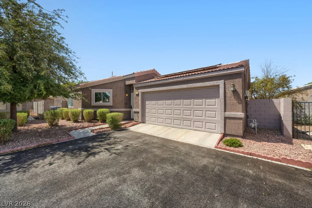 5271 Mineral Lake, Las Vegas, NV 89122