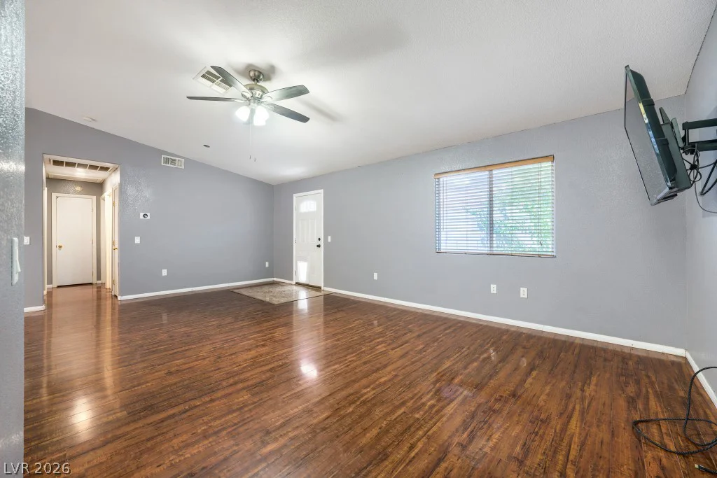 5271 Mineral Lake, Las Vegas, NV 89122