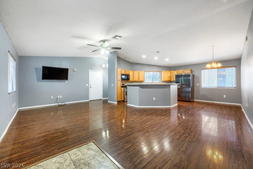 5271 Mineral Lake, Las Vegas, NV 89122