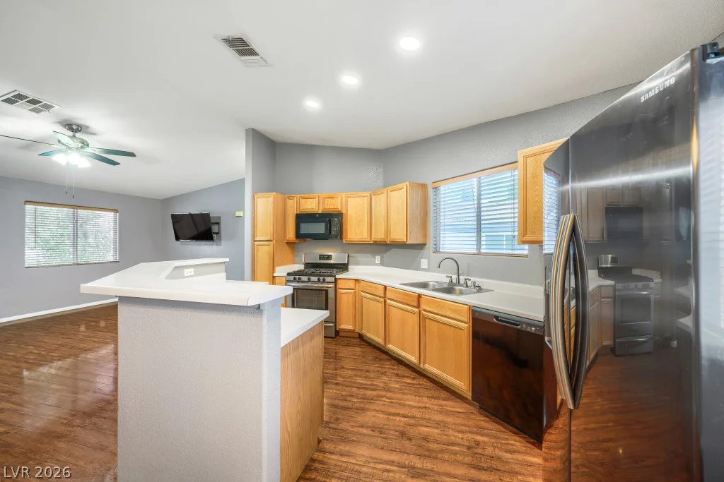 5271 Mineral Lake, Las Vegas, NV 89122