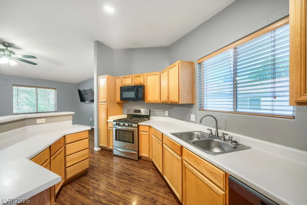 5271 Mineral Lake, Las Vegas, NV 89122