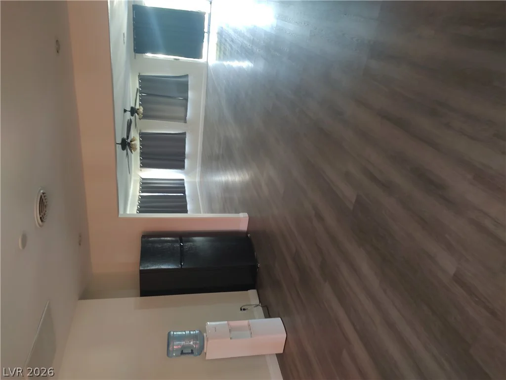325 Park Way West, Las Vegas, NV 89106