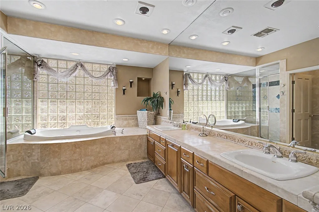 8131 Castle Pines, Las Vegas, NV 89113
