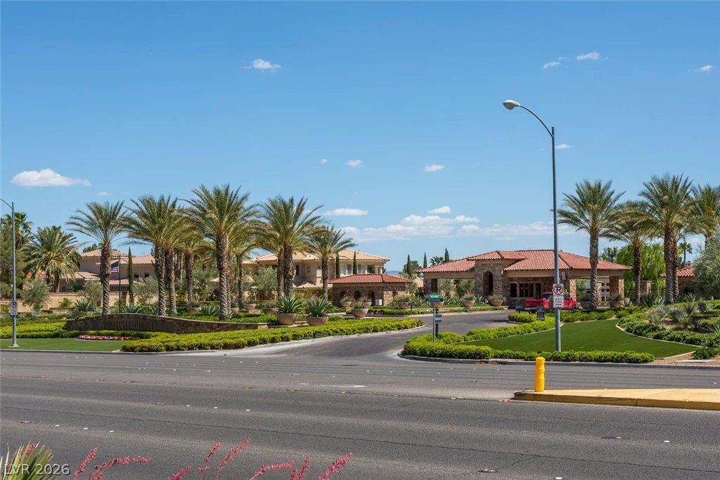8131 Castle Pines, Las Vegas, NV 89113