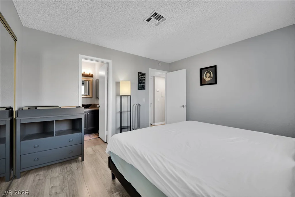 7937 Diamond Rock, Las Vegas, NV 89128