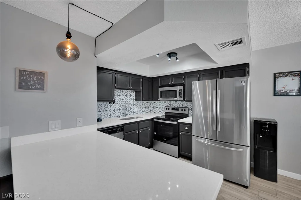 7937 Diamond Rock, Las Vegas, NV 89128